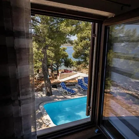 House Ivana Milna (Brac)