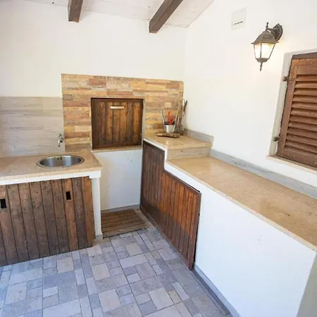 House Ivana Milna (Brac)