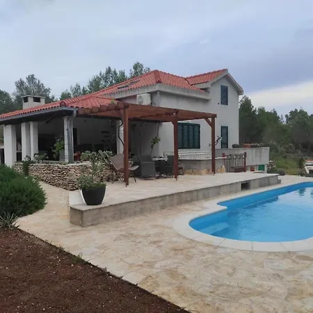 House Ivana *