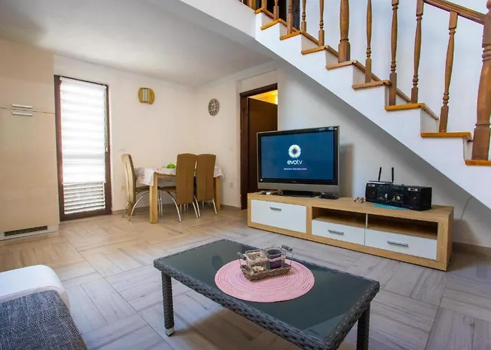 House Ivana * Милна